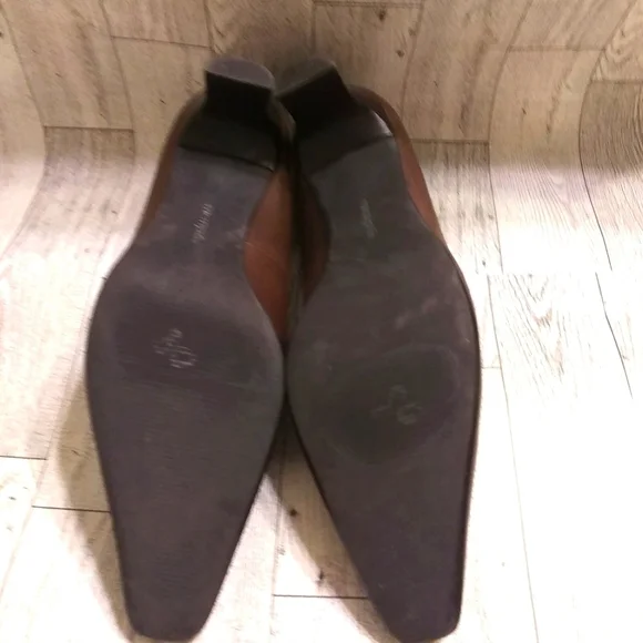Maripe Brown Leather Pump 8.5 - Picture 5 of 7